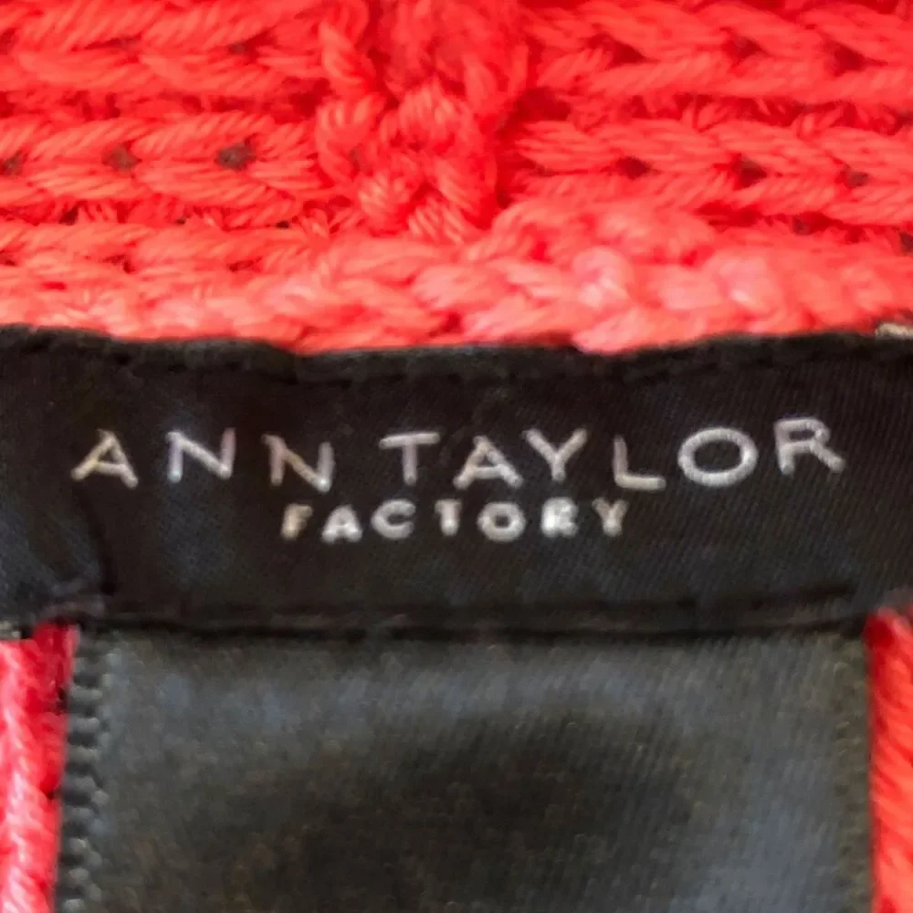 Ann Taylor Factory Coral V-Neck Sweater SM